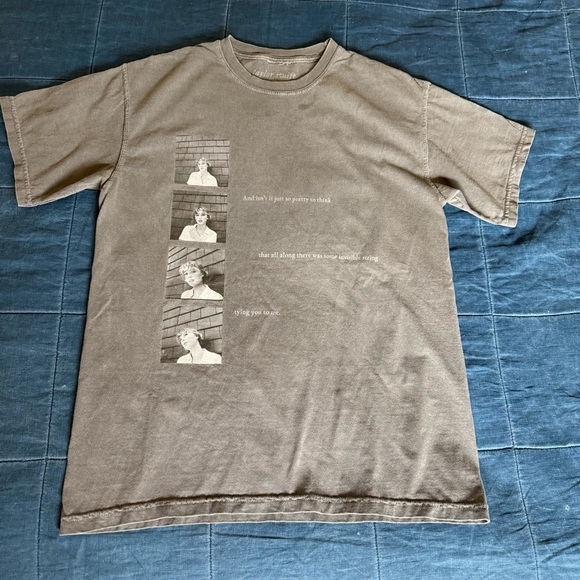 Taylor Swift Gray Invisible String Tying You To Me Folklore Tee M - Picture 1 of 7